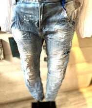 Lade das Bild in den Galerie-Viewer, Leichte Destroyed Jeans
