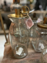 Lade das Bild in den Galerie-Viewer, Glasflasche mit Kerzenaufsatz Kupferfarben
