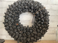 Lade das Bild in den Galerie-Viewer, Kranz Coco Fruit Wreath Black 40cm
